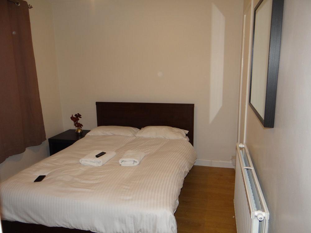 70 Hockley Avenue Hotel บาร์คกิ้ง ภายนอก รูปภาพ