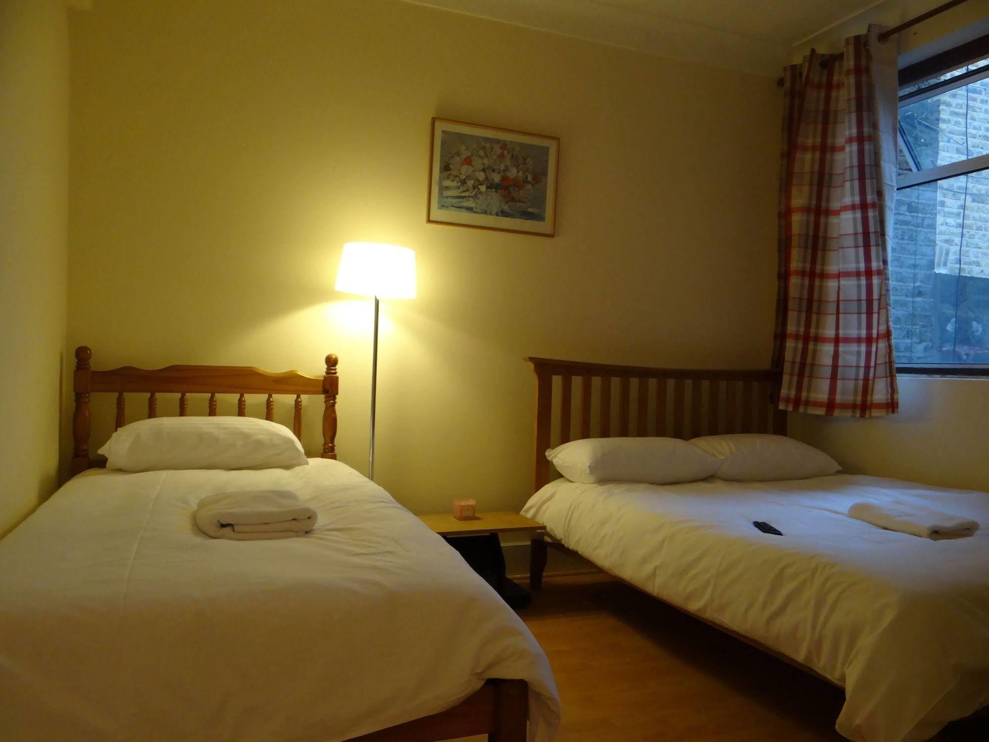 70 Hockley Avenue Hotel บาร์คกิ้ง ภายนอก รูปภาพ